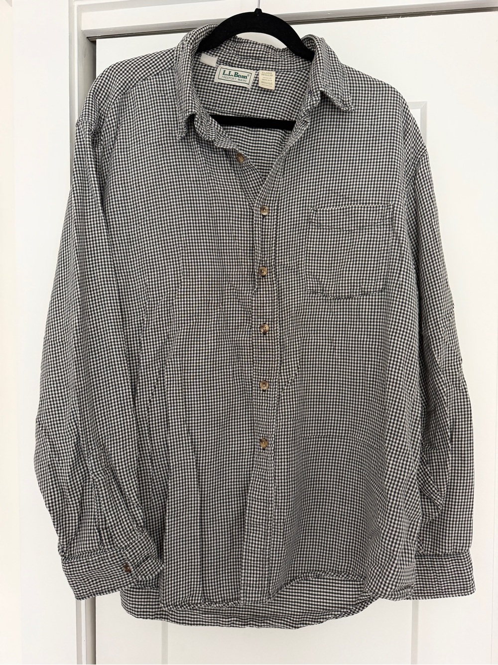100% Cotton Vintage L.L. Bean Black & White Gingham Men's Button-Up Shirt